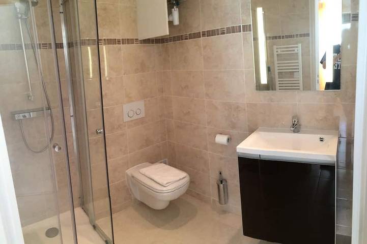 Gîte pour 4 personnes, avec piscine ainsi que jardin et balcon dans Plage du Val Fleuri - 3