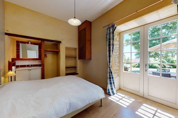 Location de vacances pour 6 personnes, avec terrasse et jardin à Sainte-Foy-de-Longas - 2