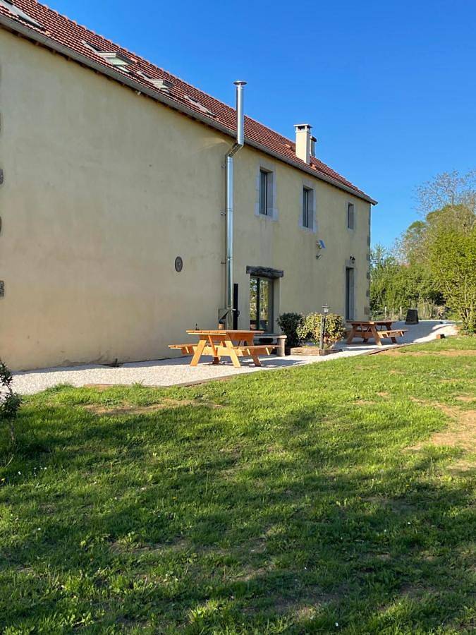 Gîte pour 4 personnes, avec Terrasse et Jardin dans Savoisy