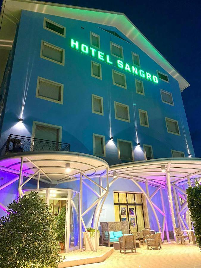Hôtel pour 2 personnes, avec Balcon ainsi que Jardin et Piscine à Mozzagrogna