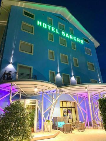 Hôtel pour 4 personnes, avec jardin et piscine à Mozzagrogna
