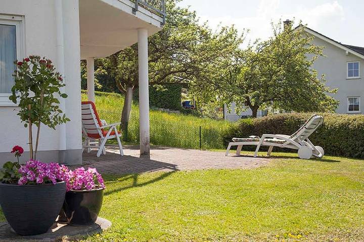 Ferienwohnung für 2 Personen, mit Terrasse und Ausblick in Bad König - 4