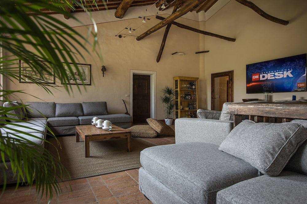 Stunning Villa: 24 guests, private Swimmingpool in Sovicille, Chianti