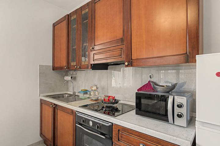 Apartamento inteiro, Apartamento 'Martina House' com vista para a montanha, varanda e Wi-Fi in Taggia (City), Taggia