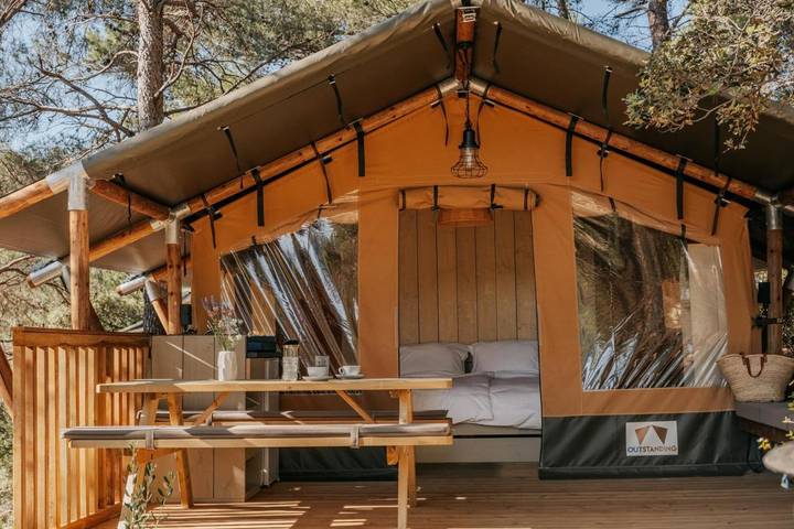 Camping per 2 persone, con Balcone e Terrazza nonché Giardino e Panorama in Brac