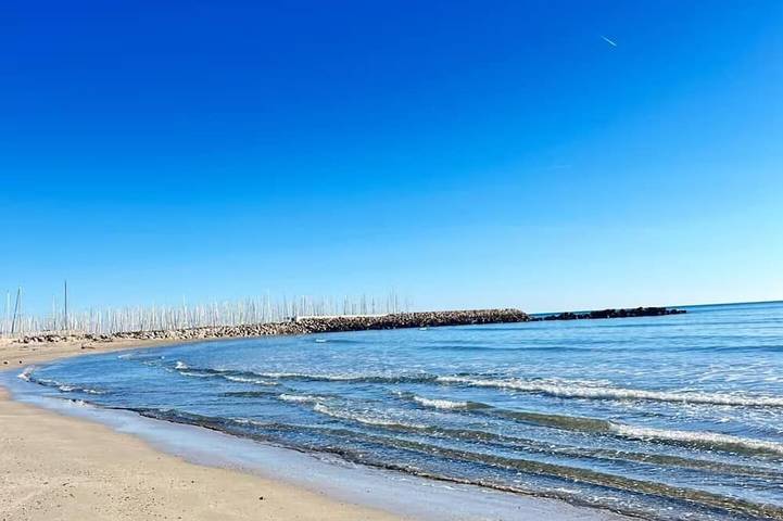 Location de vacances pour 6 personnes, avec terrasse, animaux acceptés à Palavas-les-Flots