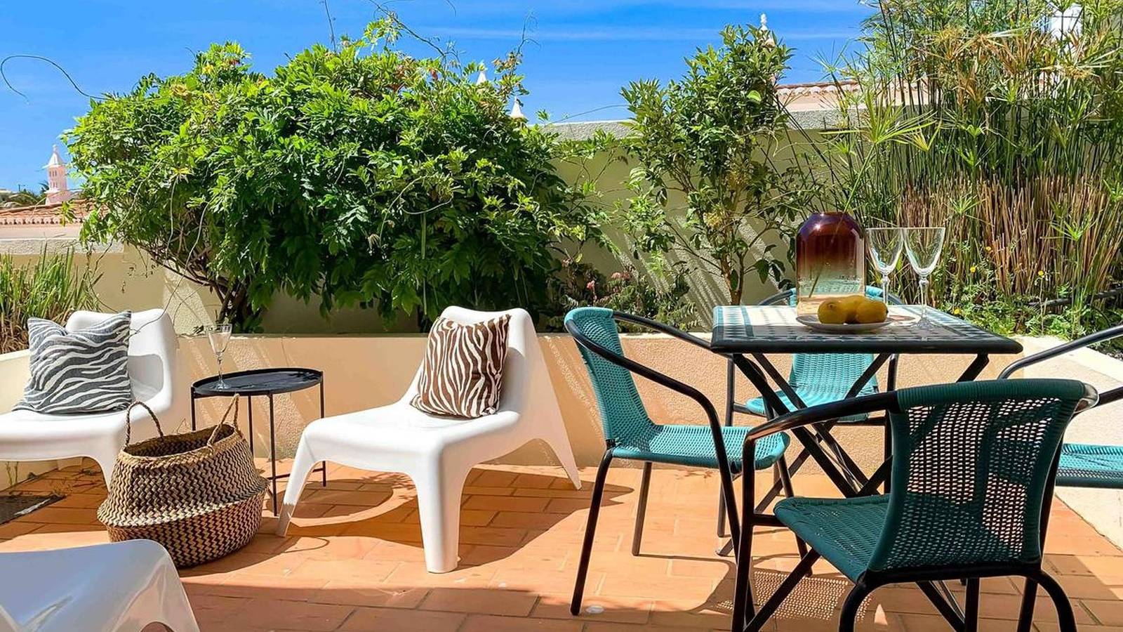 2Bdr Townhouse Duplex with Pool by Lovelystay in Ferragudo, Faro-distriktet