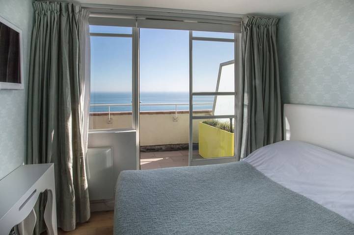 Ganze Wohnung, Brighton Seafront Holiday Apartment, Penthouse mit eigener Sonnenterrasse in Hove, Brighton