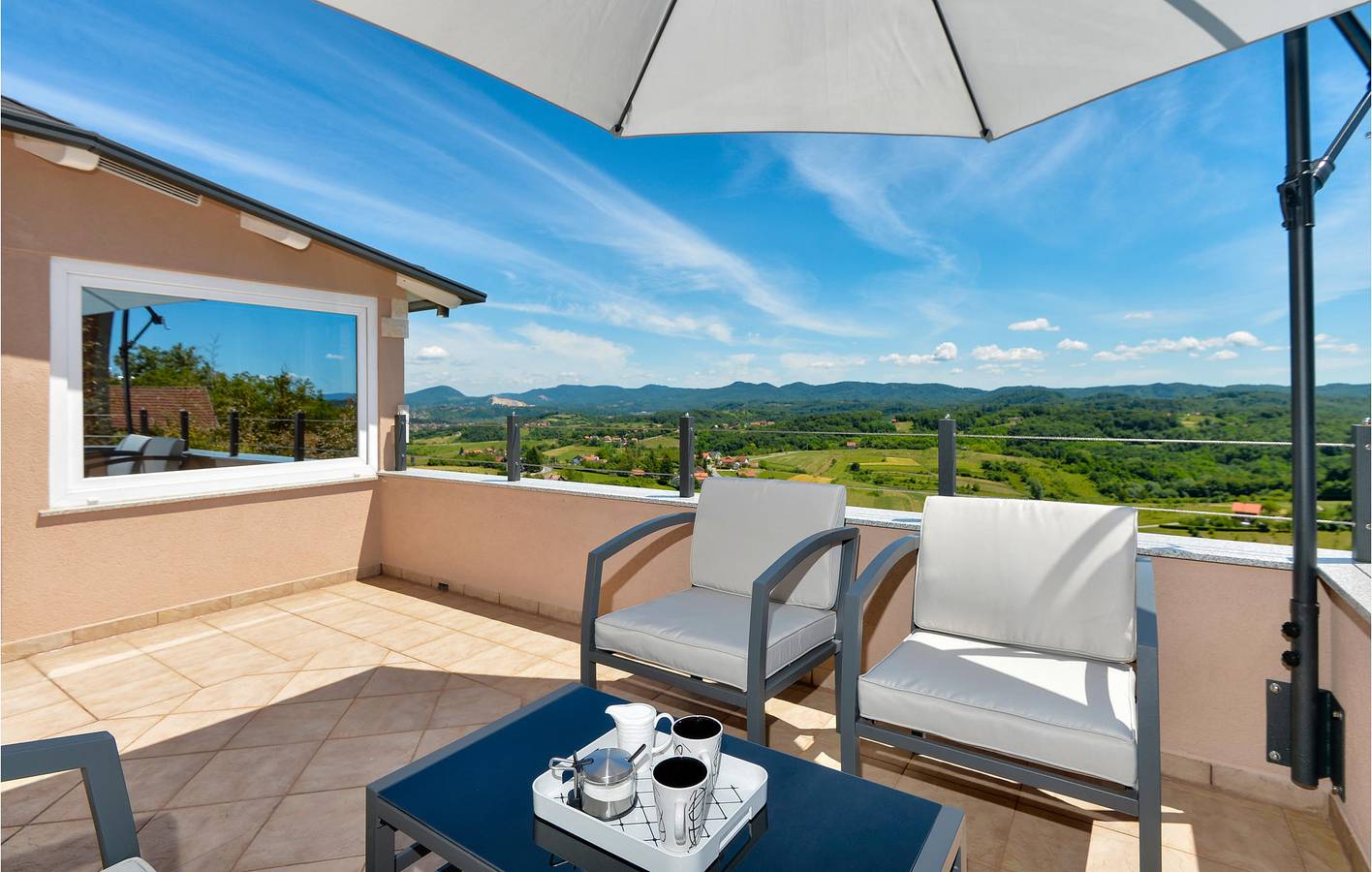 Charmante 1-Zimmer-Wohnung mit Pool, WLAN, Parkplatz und Küche – der ideale Rückzugsort! in Varazdin