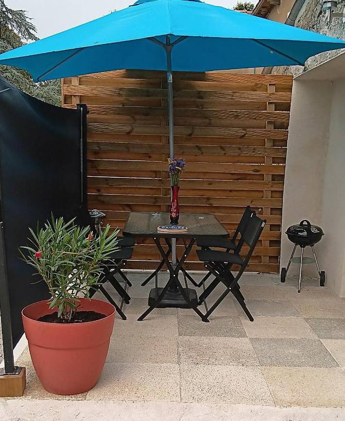 Gîte pour 2 personnes, avec Terrasse à Aizenay
