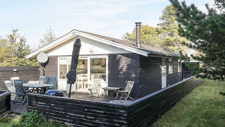 Ferieudlejning for 6 personer, med terrasse i Hals