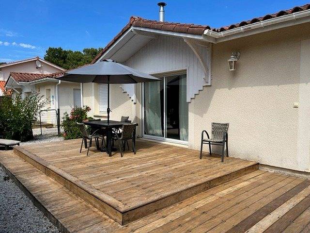Location de vacances pour 6 personnes, avec terrasse à Biscarrosse