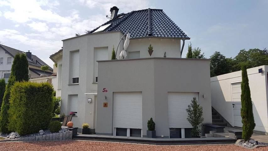 Ferienwohnung für 5 Personen, mit Balkon und Terrasse sowie Ausblick in Burscheid