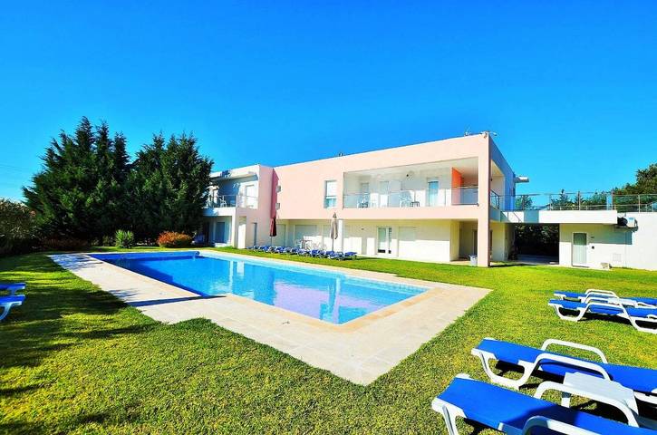 Hotel para 3 pessoas, com Jardim e Piscina em Queluz