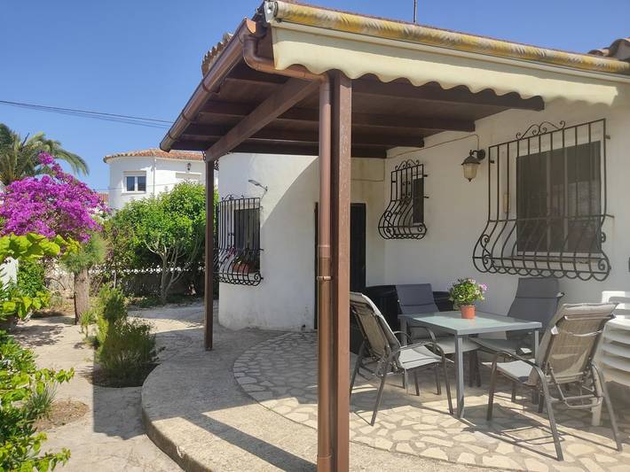 Villa für 5 Personen, mit Terrasse