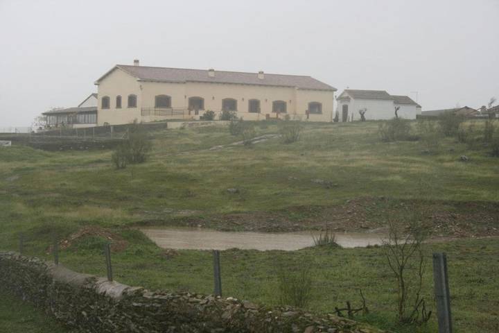 Casa rural para 2 personas, con vistas y jardín, Se admiten mascotas en Comarca de Trujillo - 2