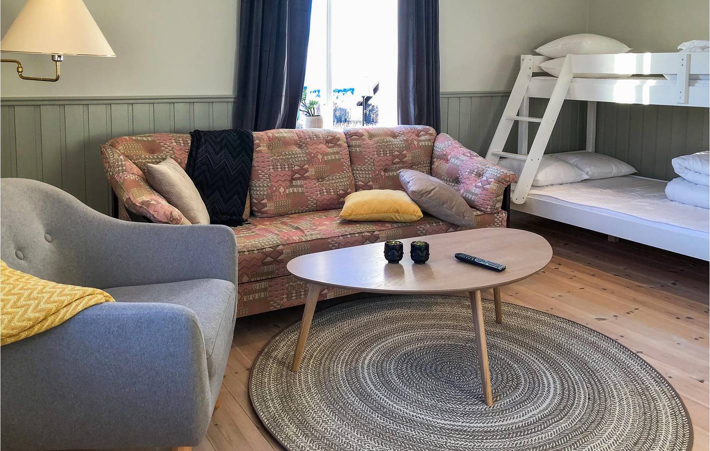 Hus för 4 Personer med trädgård in Siljan