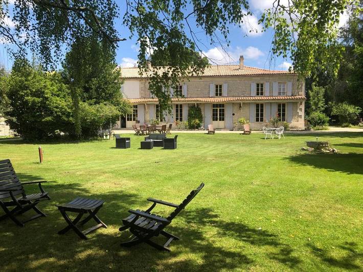 Ferienhaus für 2 Personen, mit Terrasse und Garten sowie Pool in Vallans