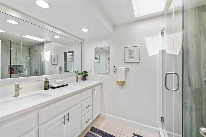 Vacation rental for 10 people, with yard in Orange (CA)