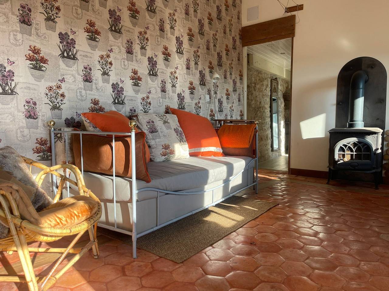 Renovated stone house with garden and shared pool near Dijon in Saint-Julien (Bourgogne), Dijon region