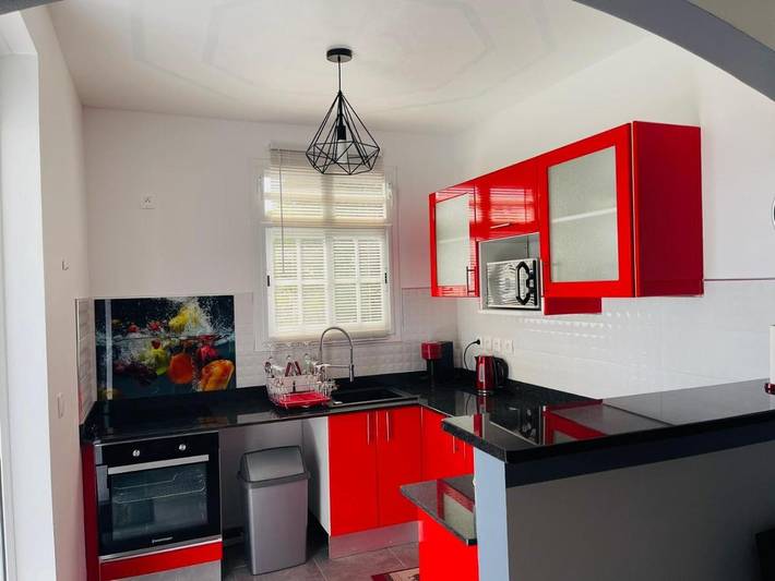 Gîte pour 2 personnes, avec vue et jardin dans Plage de Malendure - 2