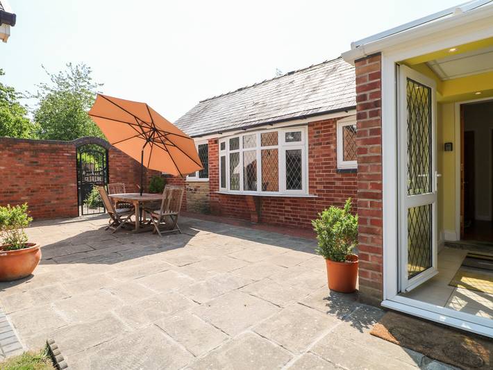 Elm Tree Cottage in Melton, Heart of England
