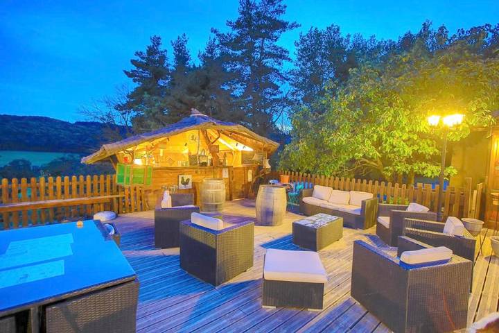 Location de vacances pour 8 personnes, avec jardin et jacuzzi ainsi que sauna et piscine à Boffres - 4