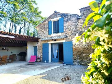 Gîte pour 6 personnes, avec jardin ainsi que terrasse et piscine à Saint-Paul-Trois-Châteaux