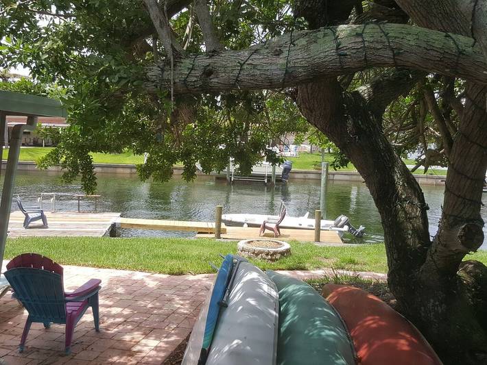 Vacation rental for 6 people, with yard and terrace in St. Petersburg (FL)