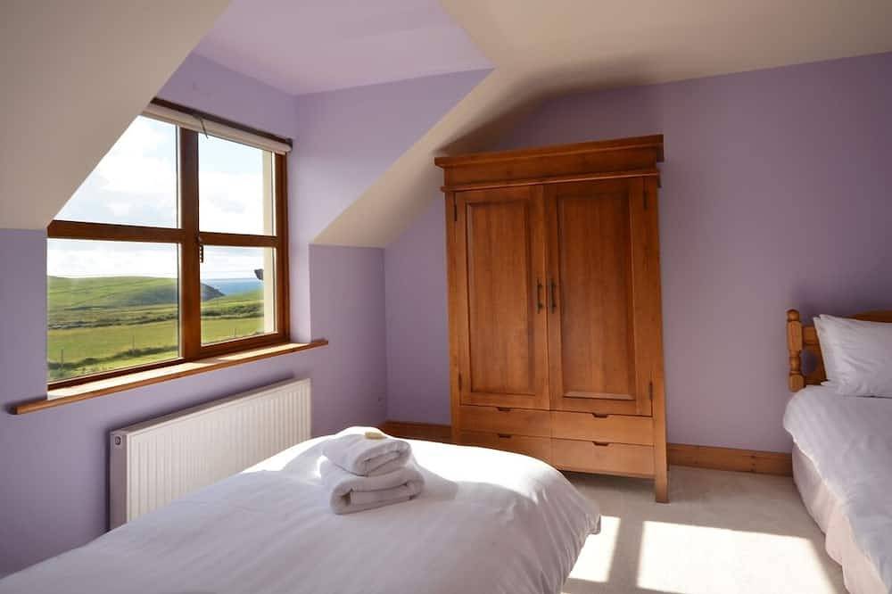 Atlantic Lodge 3 bedroom house Vrbo in Kilquann Electoral Division, Dingle Peninsula