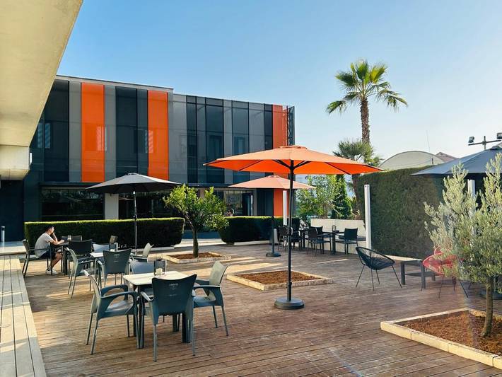 Hôtel pour 2 personnes, avec piscine et jardin à Chiva - 4