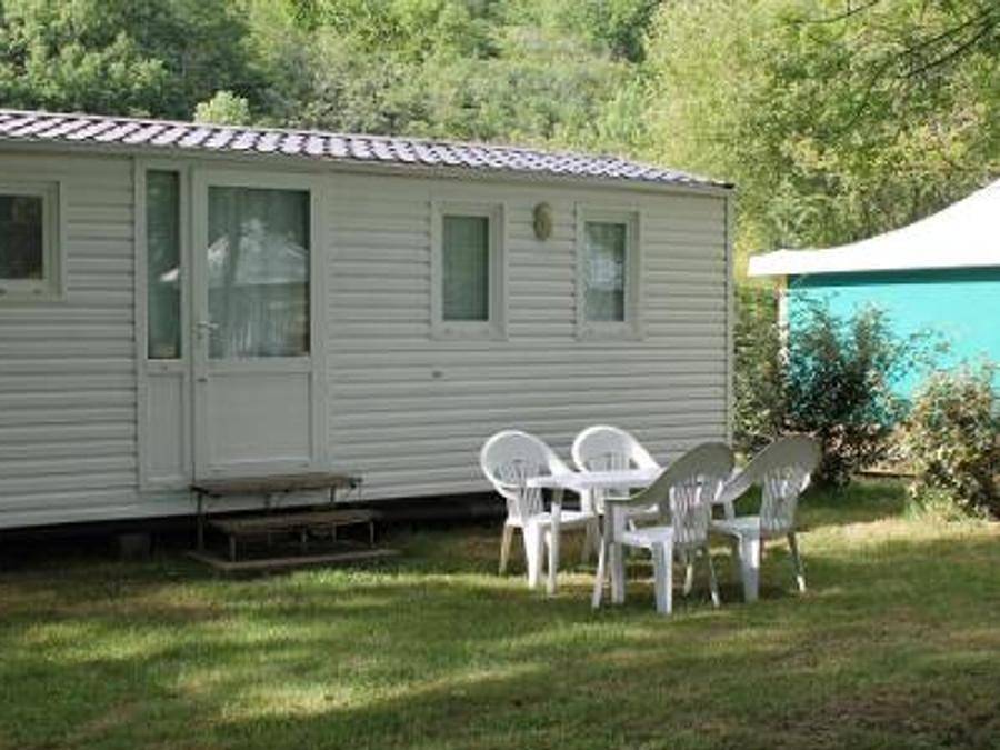 Camping Le Plan d'eau St Charles - Mobilhome 4 personnes - Mh2 20 m² pas de terrasse (lits: 1 gd + 2 pts côte à côte) in Damiatte, Région de Castres