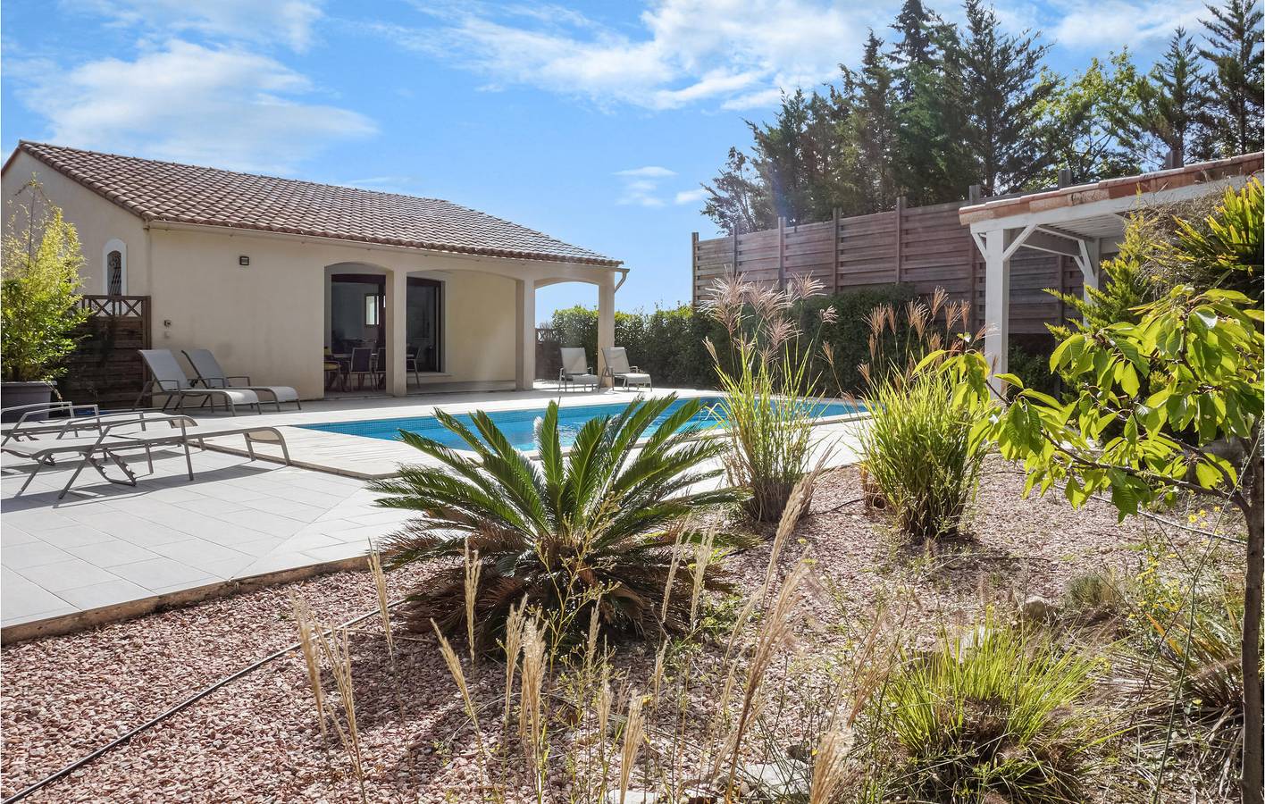 Retraite au bord de la mer : 139 m², Parking, Piscine, WiFi in Caunes-Minervois, Région de Carcassonne