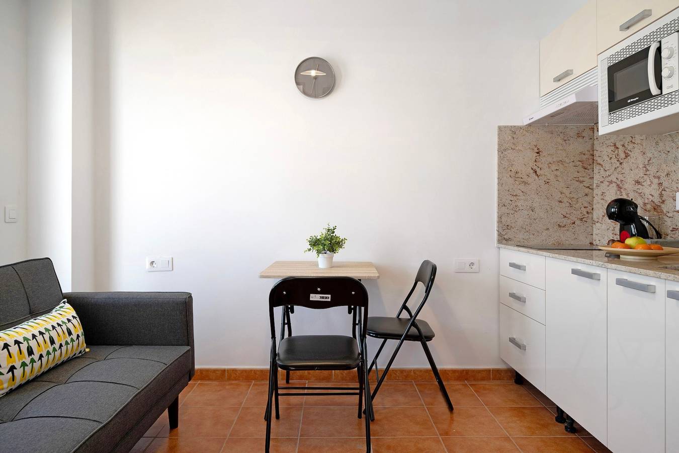 Apartamento entero, Apartamento de vacaciones 'Casita Sabrina, Seaview Terracer' con terraza privada y Wi-Fi in Playa Honda, San Bartolomé