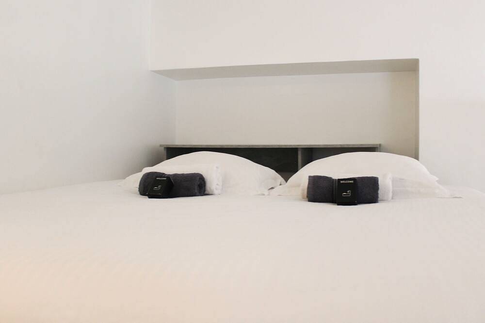 Apartamento entero, Studio with patio 15 min by subway from Paris in Bois-Colombes, Altos del Sena