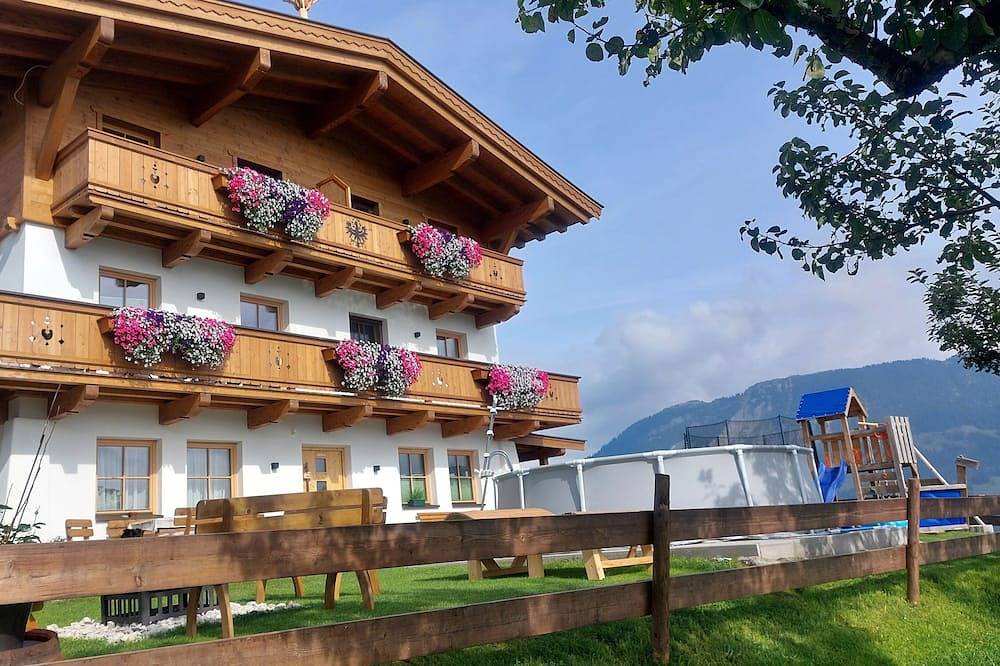 Ganze Wohnung, Urlaub am neu errichteten, familienfreundlichen  Bauernhof Egg in Fieberbrunn, Bezirk Kitzbühel