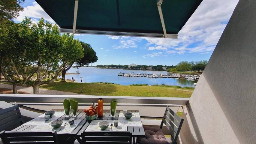 Gîte pour 4 personnes, avec terrasse ainsi que vue et vue sur le lac dans Port Gregau - 4