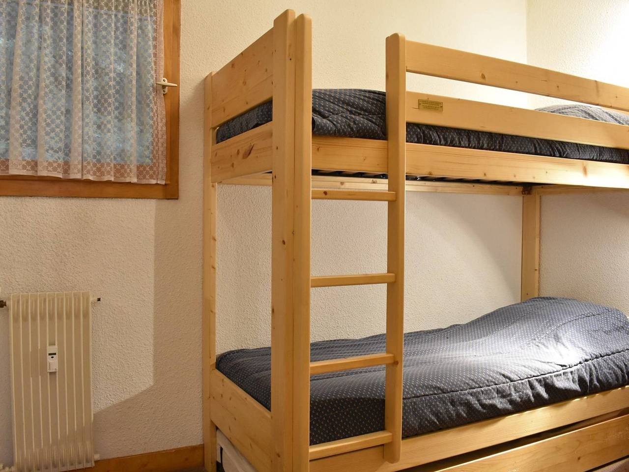Entire apartment, 2-room apt, pets allowed, near slopes Méribel in Les Allues, Les Trois Vallées