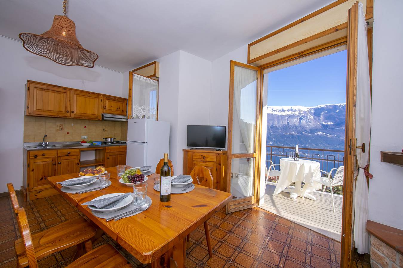 Entire apartment, Appartamento Secrel 7 in Tremosine, Garda Mountains
