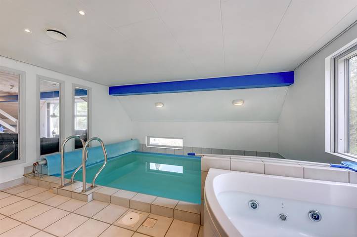 Ferienhaus für 14 Personen, mit Whirlpool und Sauna sowie Terrasse in Henne Strand - 4