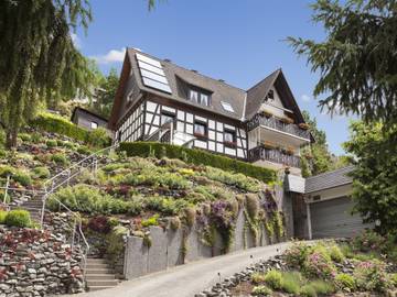 Ferienhaus für 12 Personen, mit Garten in Hallenberg