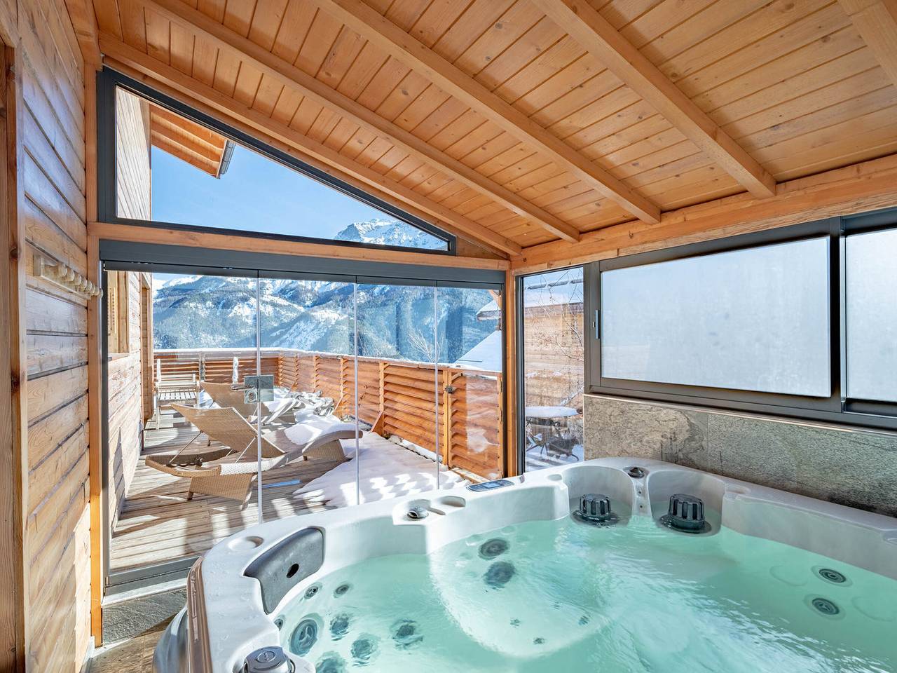 Chalet moderne à Pra Loup - 16 personnes, jacuzzi, parking in Pra-Loup (station de ski), Pra-Loup