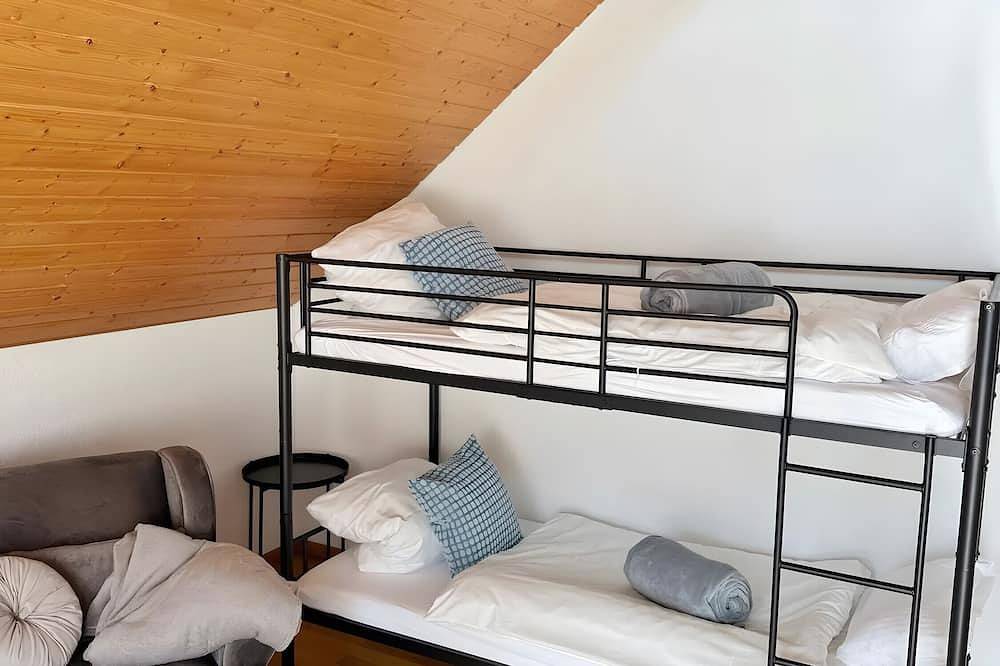 Ganze Wohnung, Ferienwohnung 'Im Wiedener Hof' mit Bergblick, Balkon und Wlan in Suedlicher Schwarzwald, Wieden