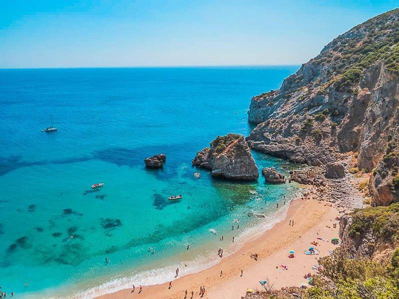 Three-Bedroom House in Praia do Ouro, Sesimbra