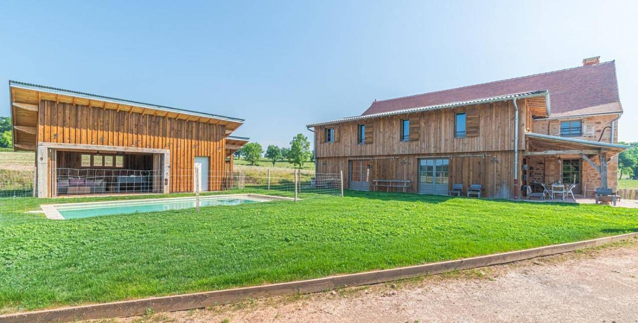 Four-Bedroom House in Colombier-en-Brionnais, Région de Charolles