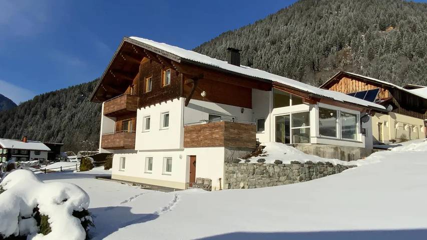 Ferienwohnung für 4 Personen, mit Garten im Montafon - 2