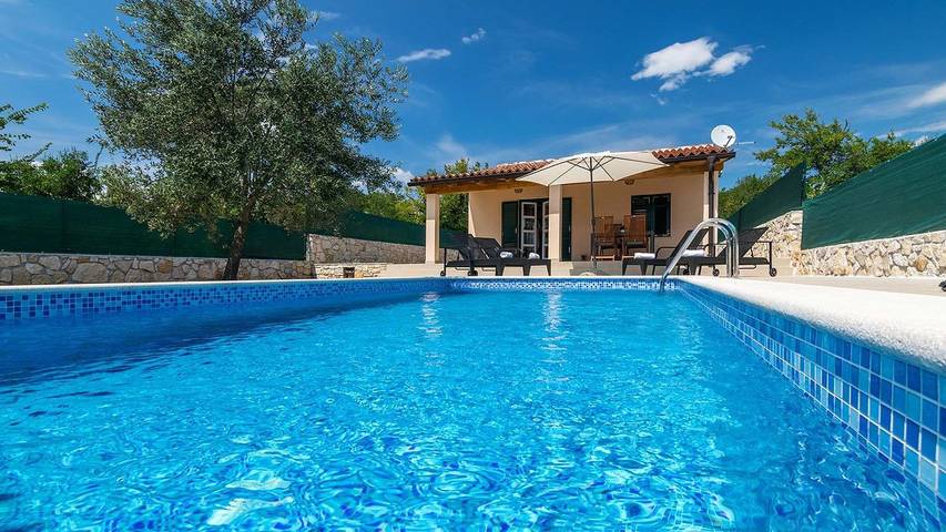 Villa für 4 Personen, mit Balkon und Garten sowie Pool in Rovinj