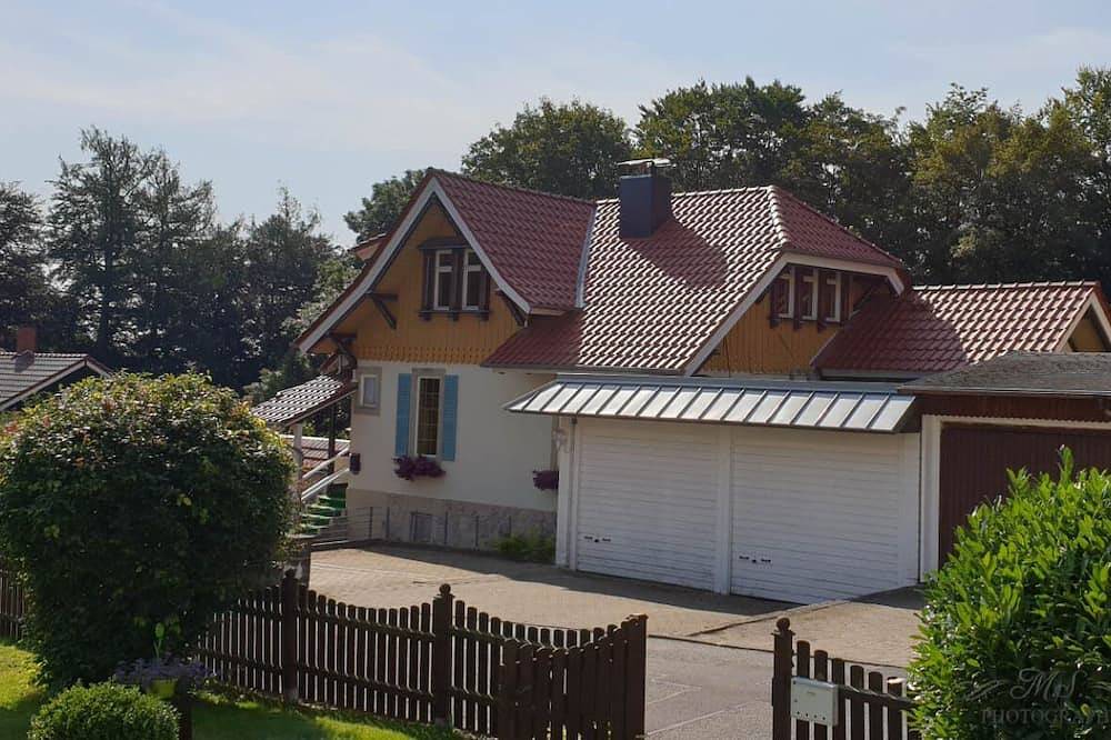 Großes Gruppenhaus mit neun Schlafzimmer und sechs Badezimmer im Südharz in Bad Sachsa, Harzvorland