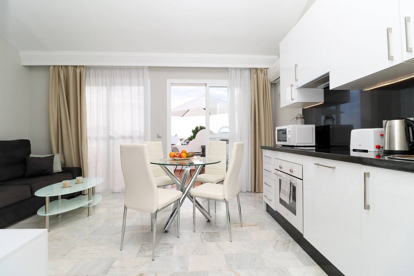 Entire apartment, Modern duplex 6307 - great facilities onsite in Hacienda Las Chapas, Marbella