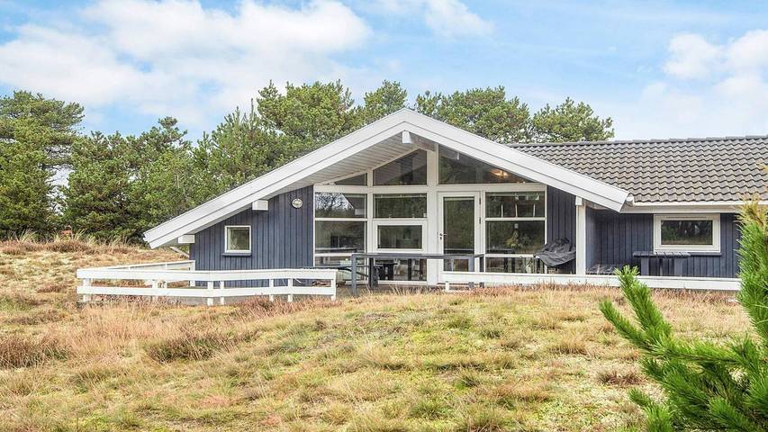 Ferieudlejning for 9 personer, med jacuzzi og sauna samt terrasse på Fanø